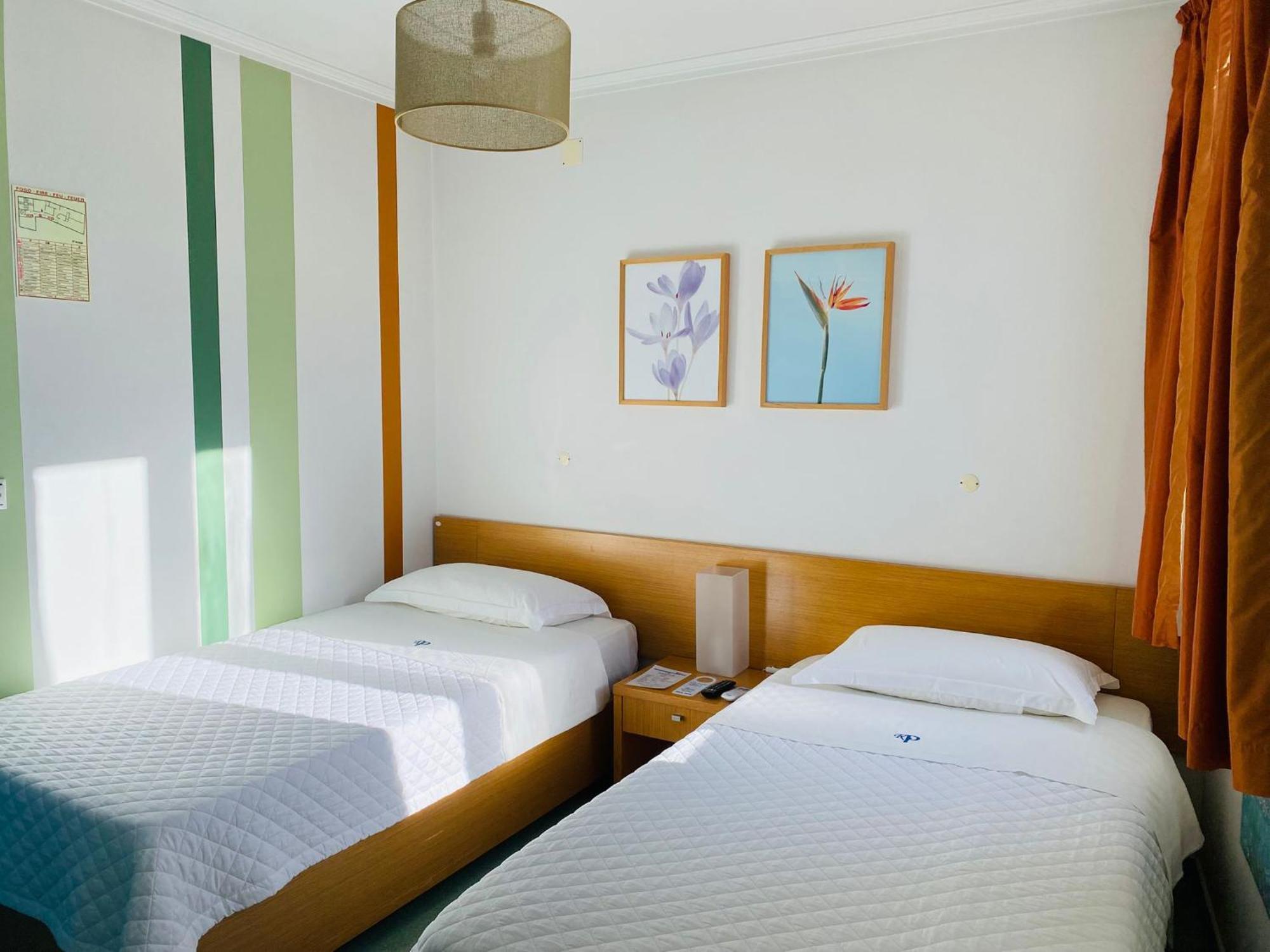 Weaa Hotel Nazaré